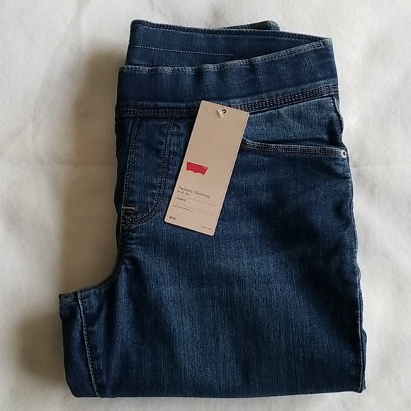 levi's pull on legging perfectly slimming